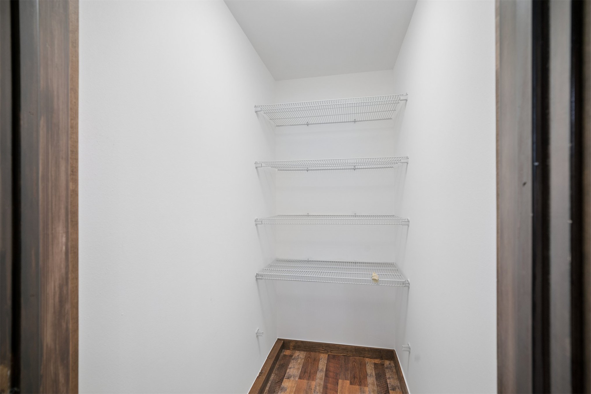 Listing images