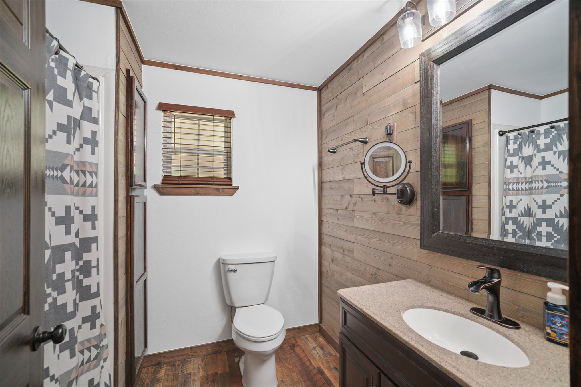 Listing images
