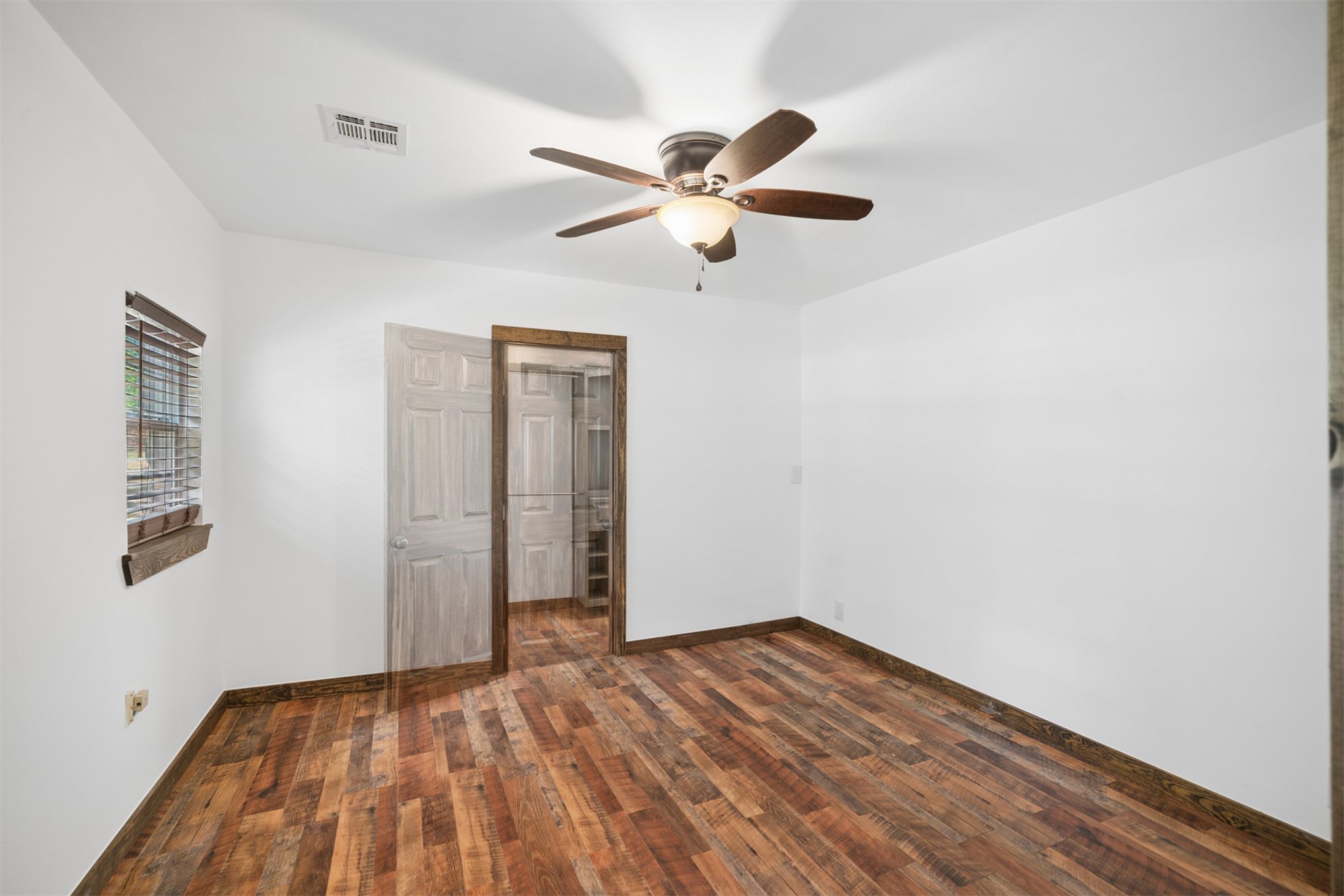 Listing images