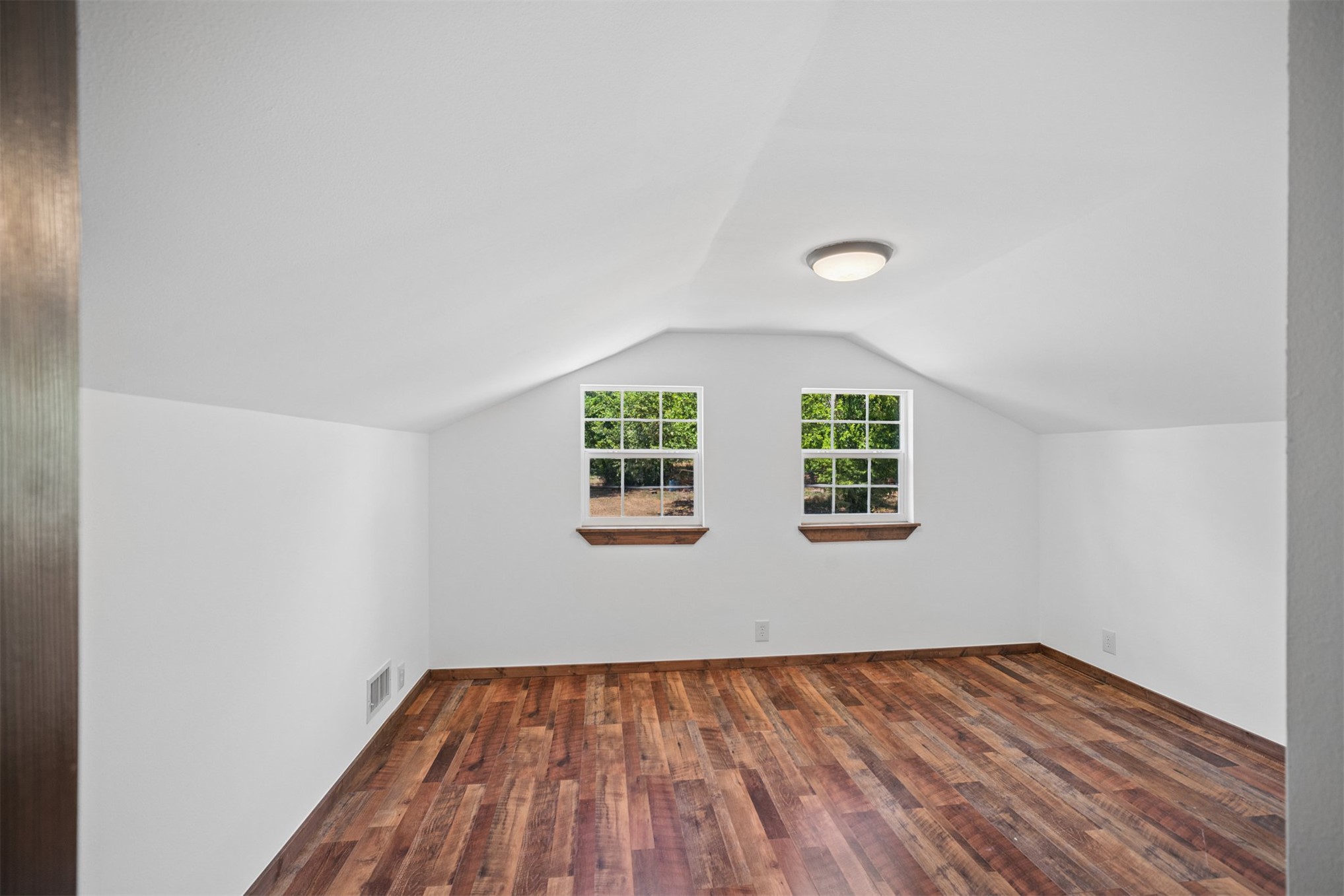 Listing images