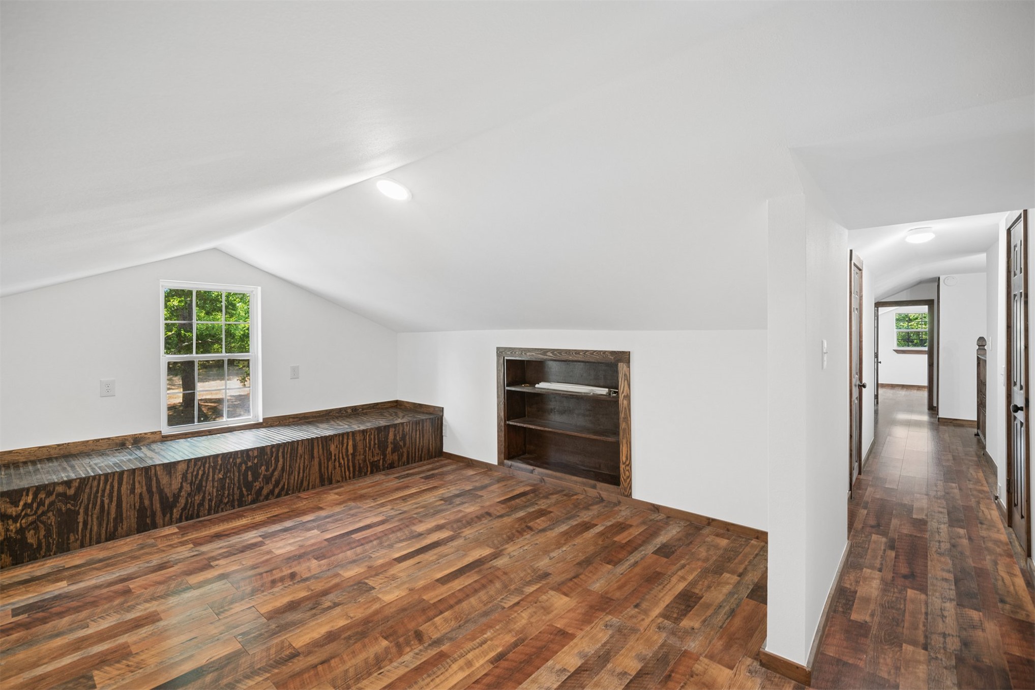 Listing images