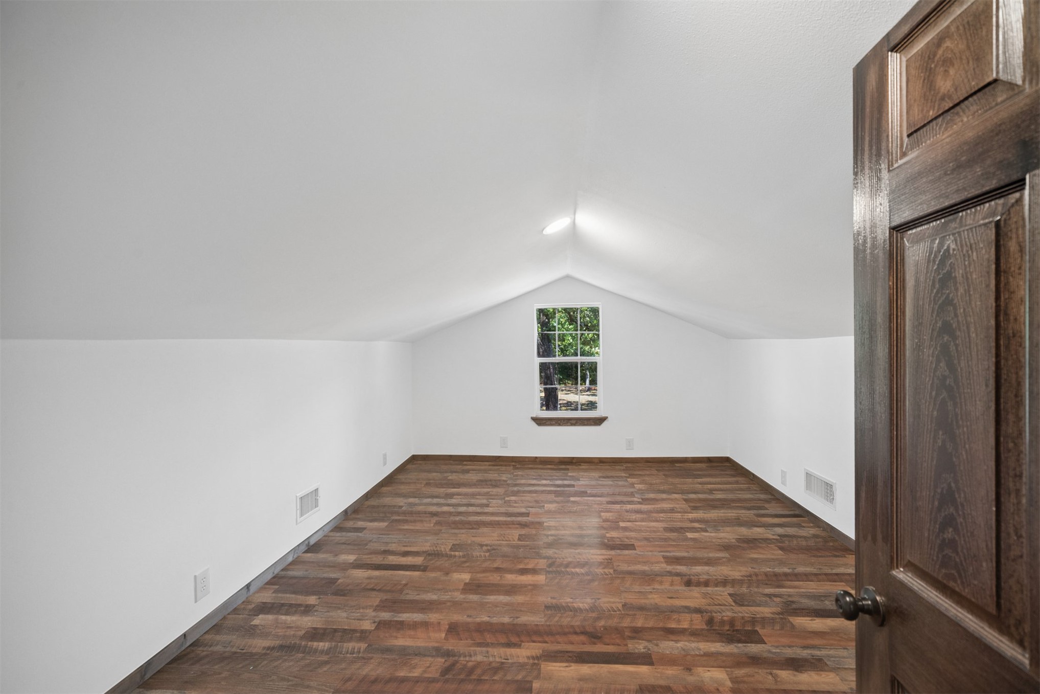 Listing images