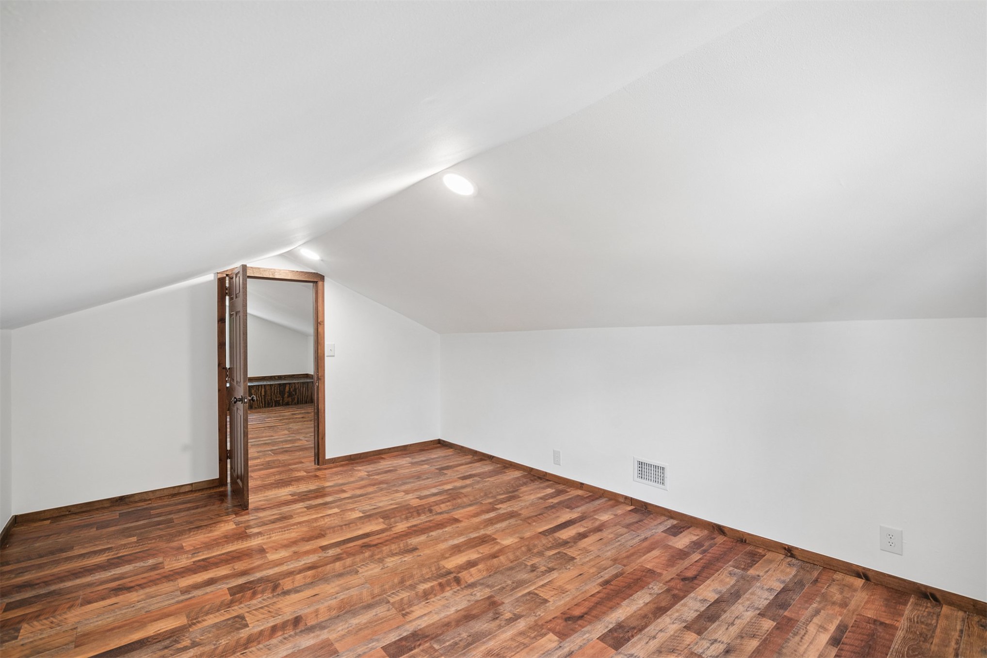 Listing images