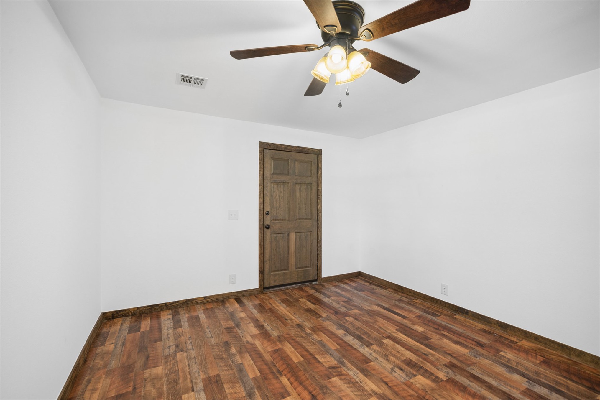 Listing images