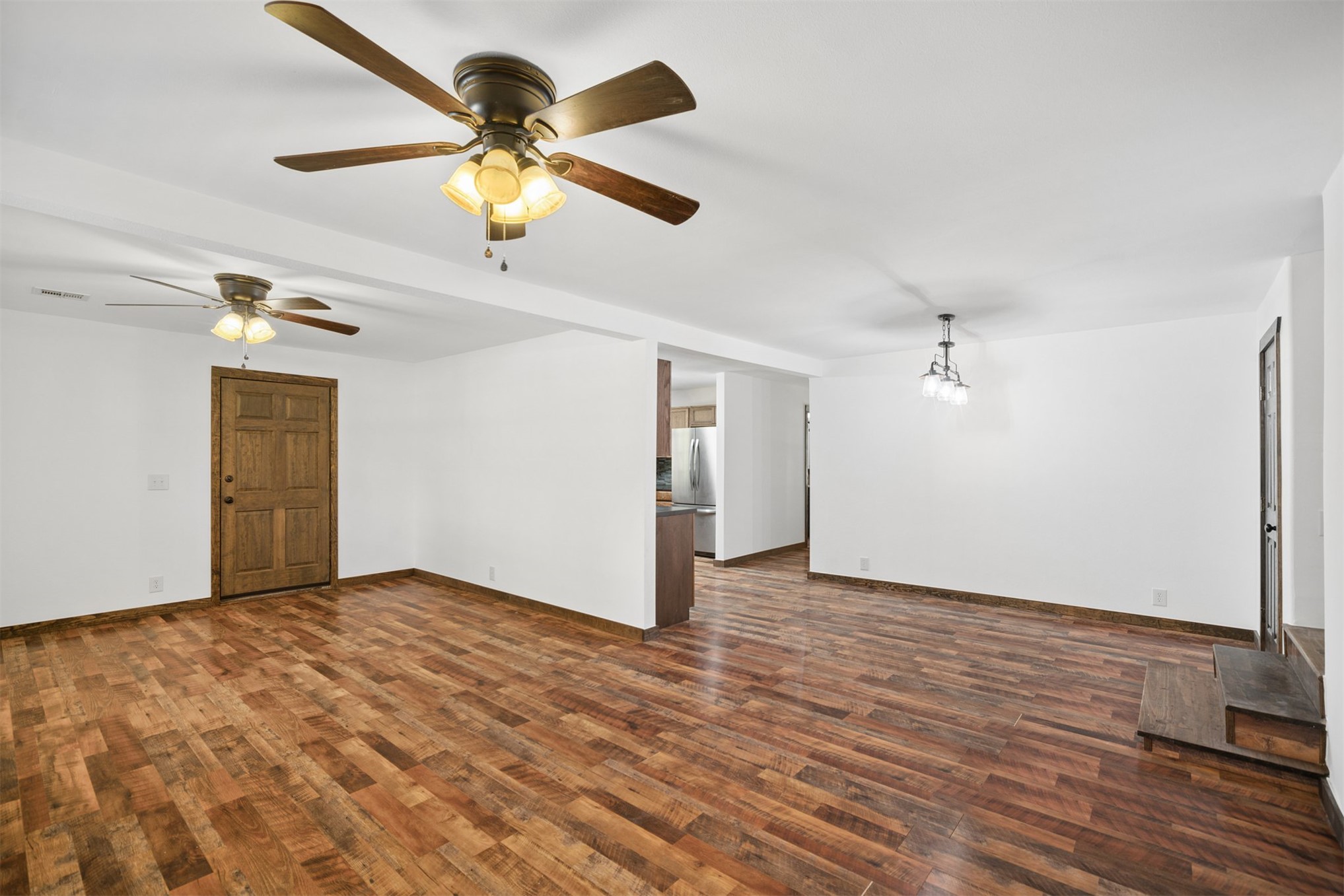 Listing images