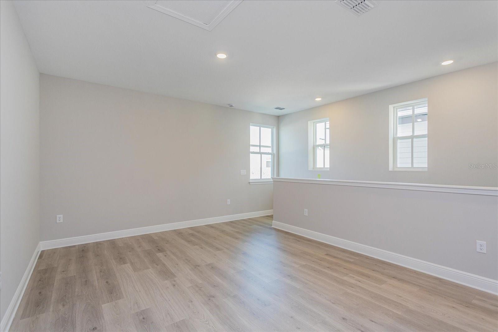 Listing images