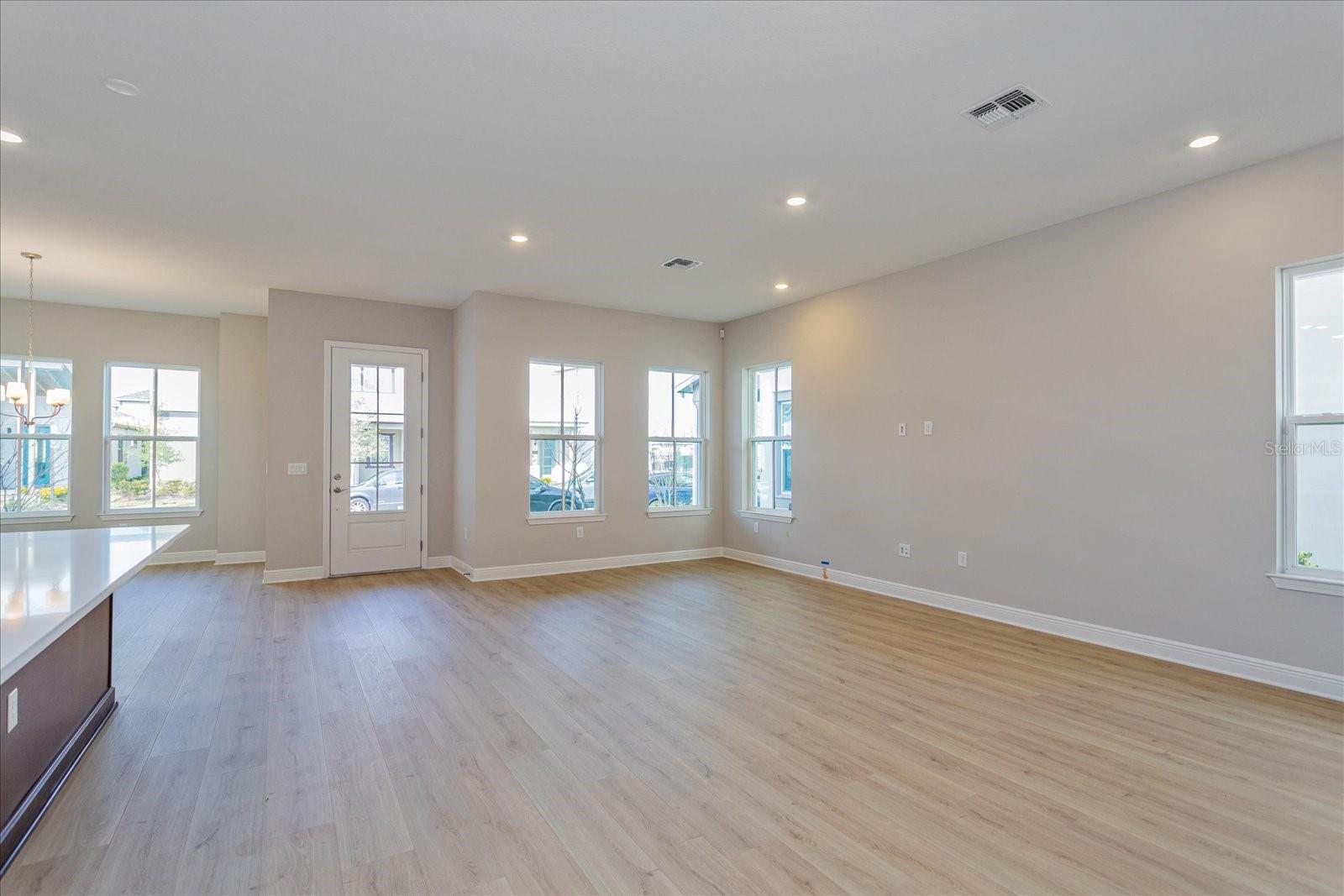 Listing images