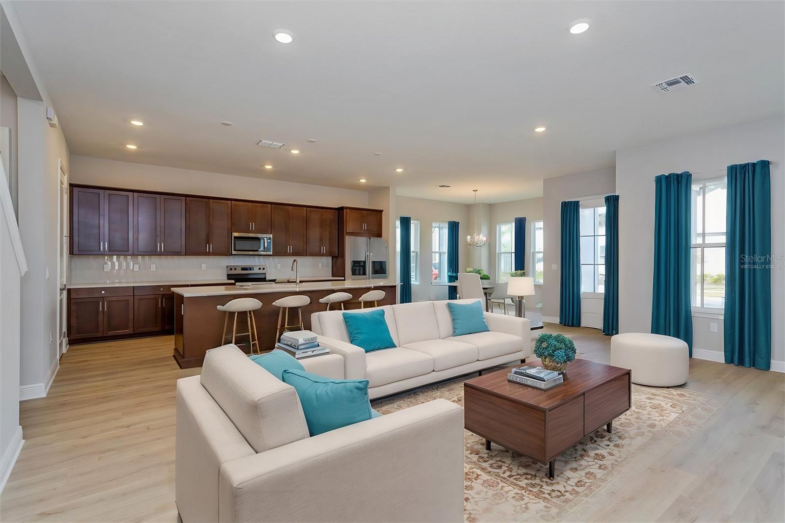 Listing images