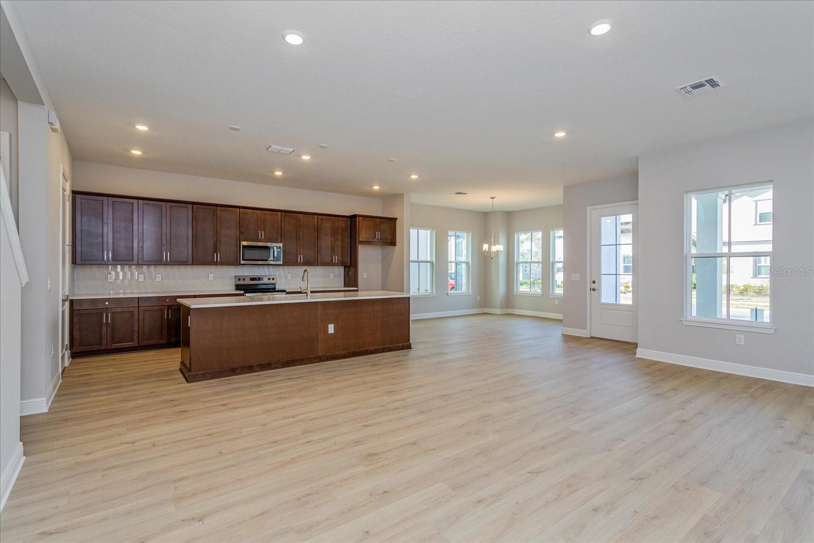 Listing images