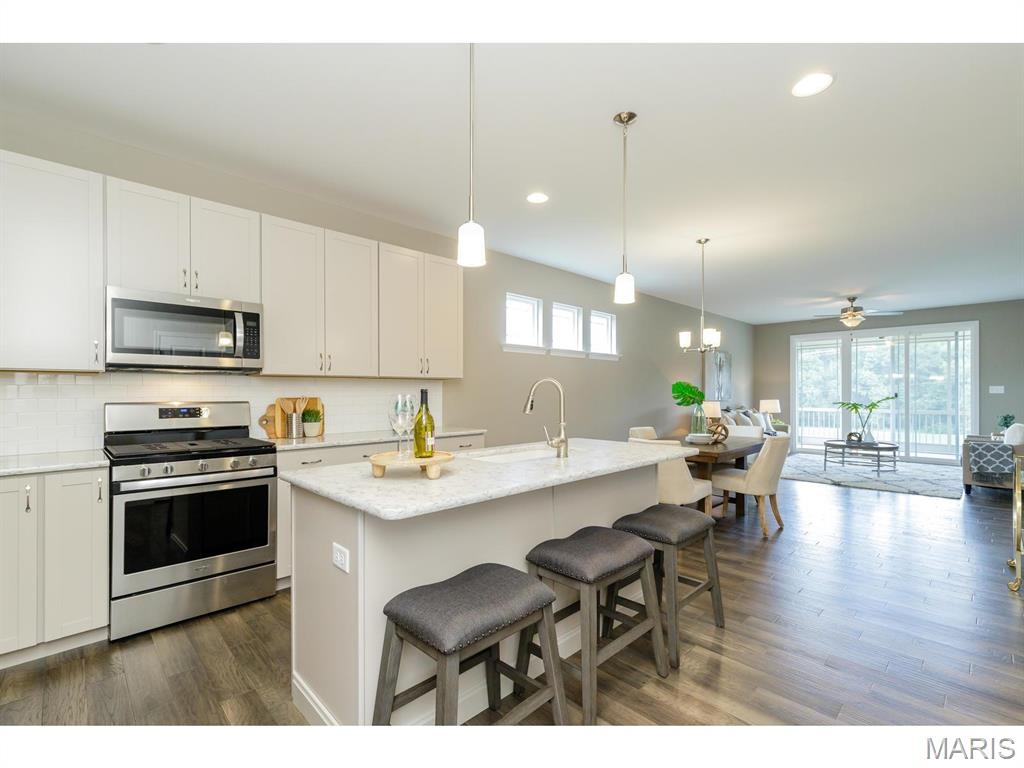 Listing images
