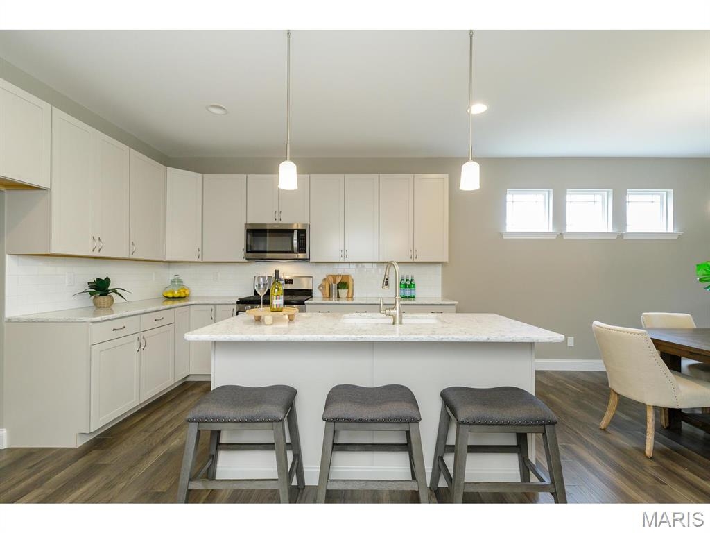 Listing images