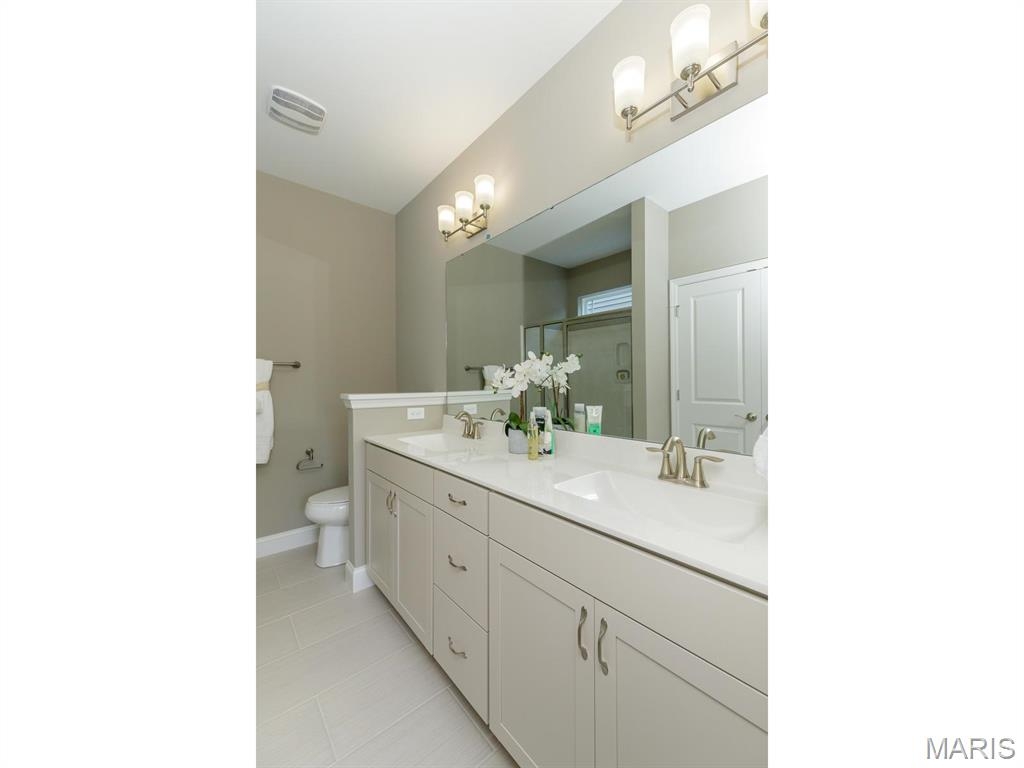 Listing images
