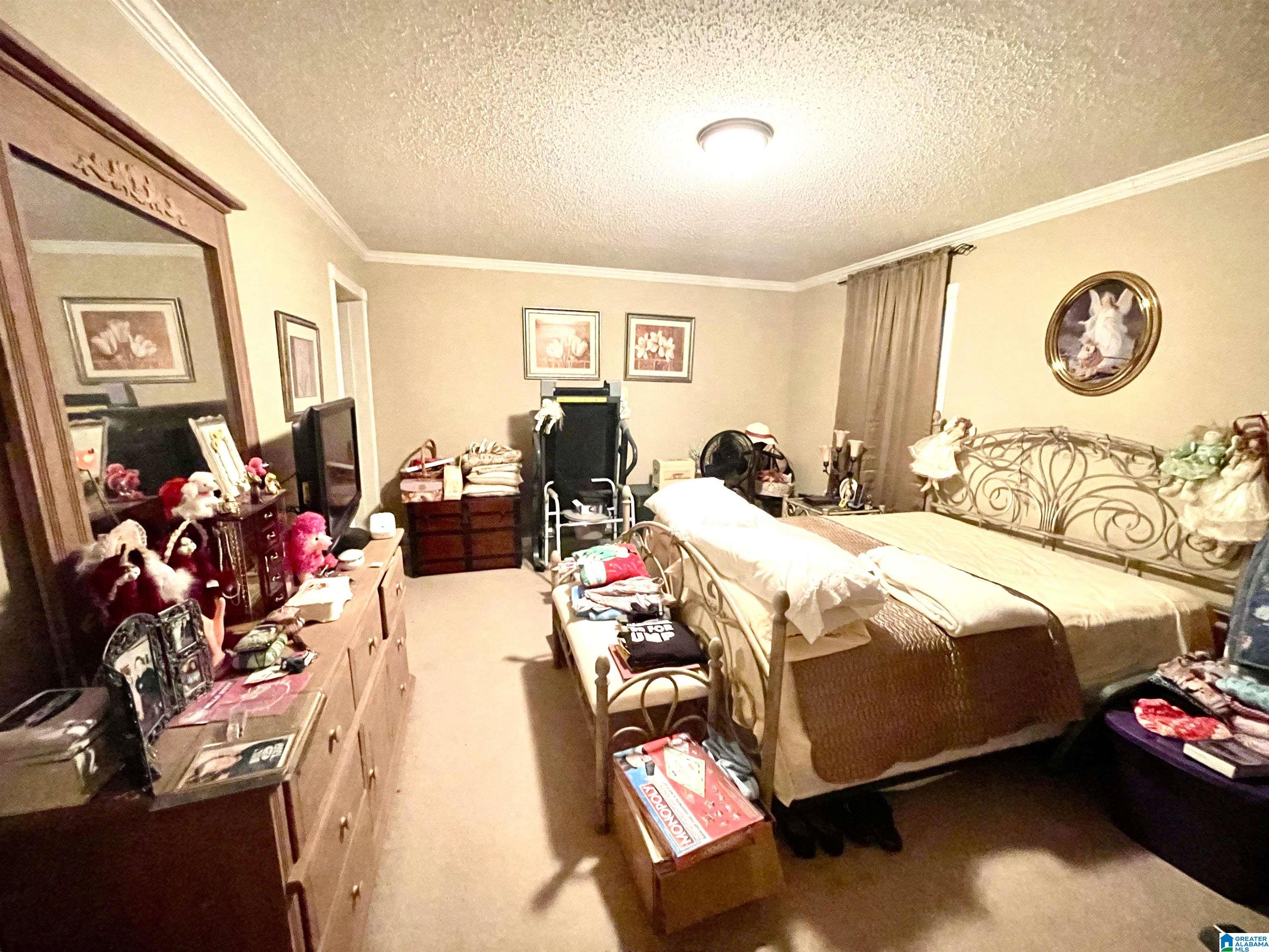 Listing images