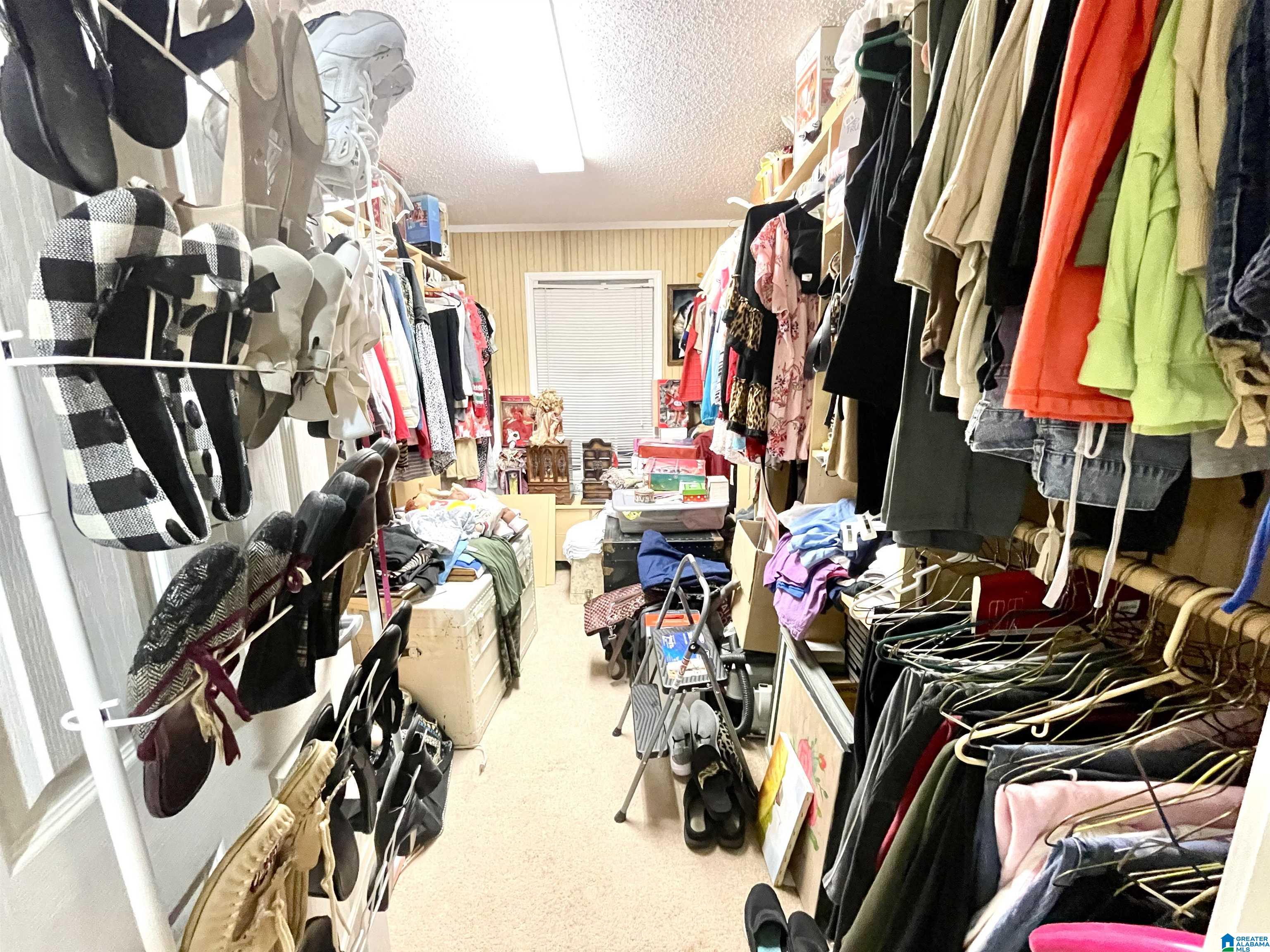 Listing images