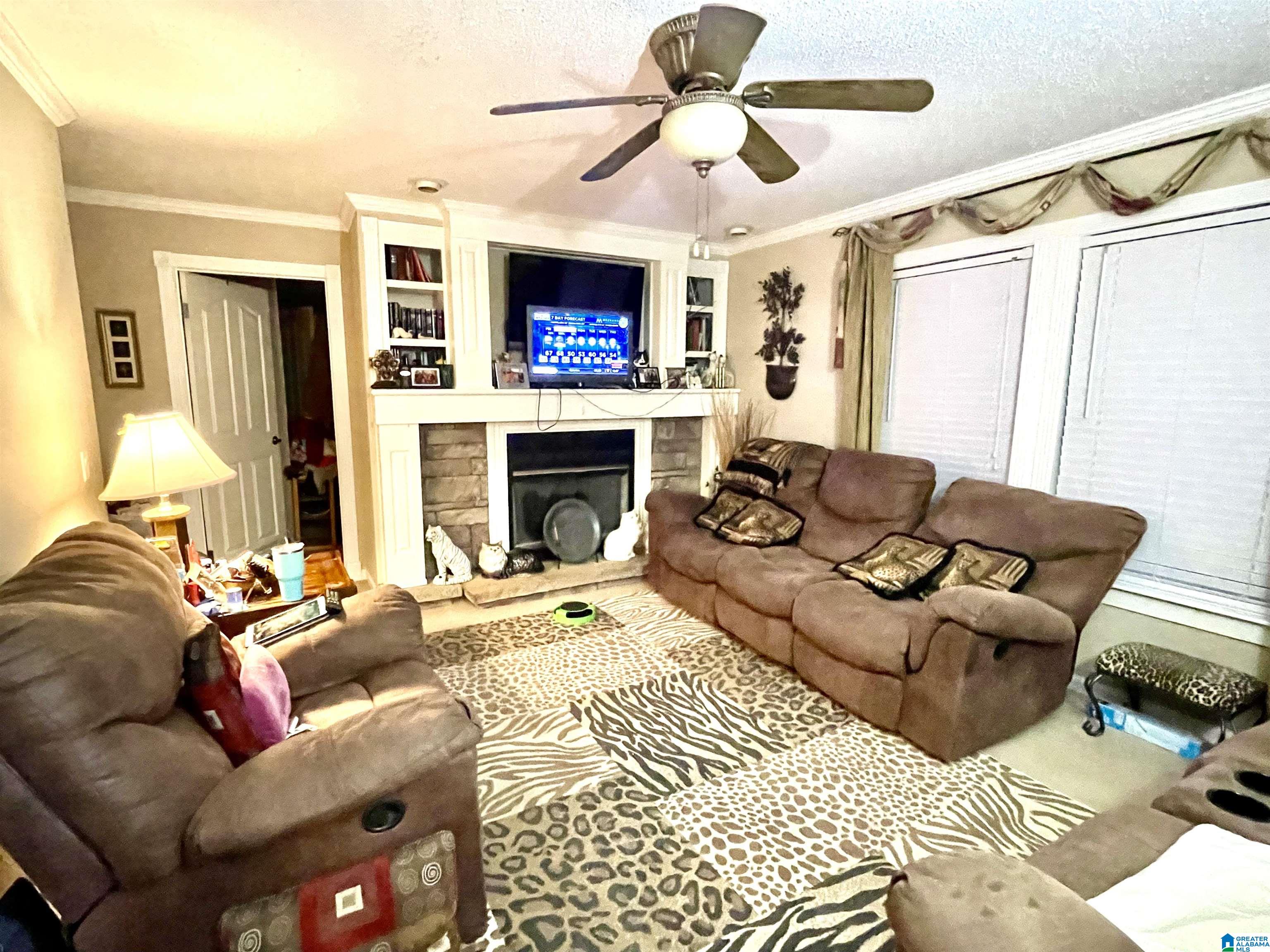 Listing images