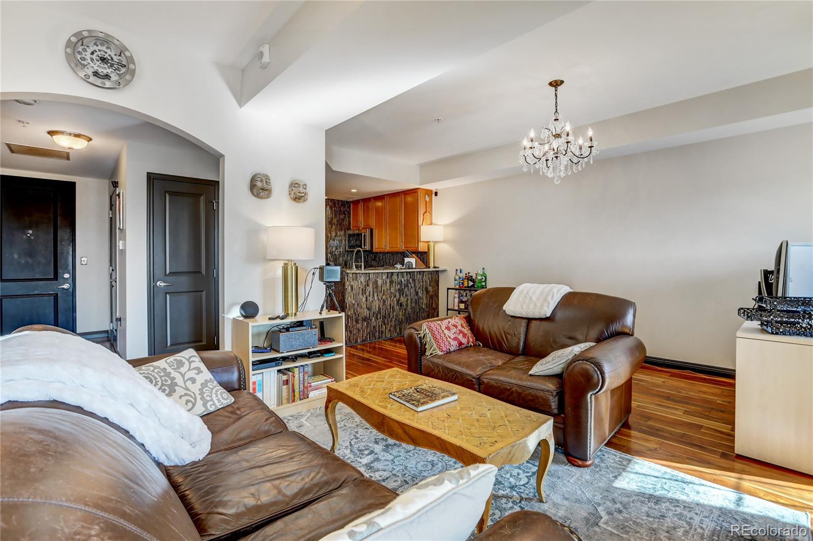 Listing images