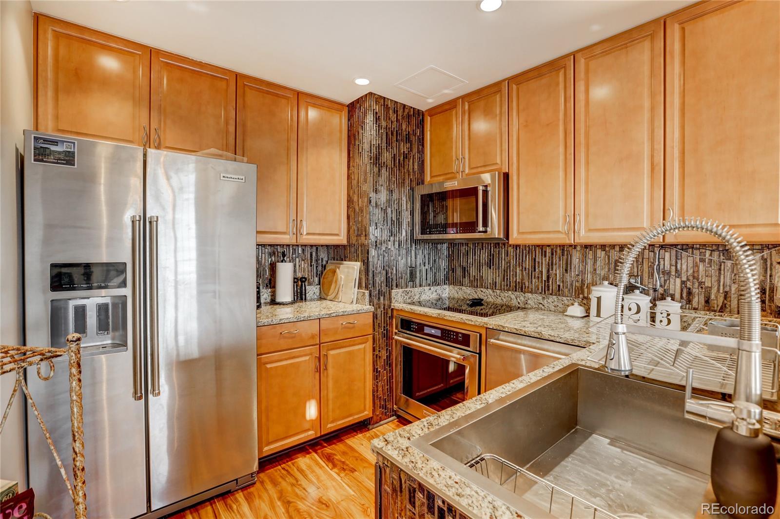 Listing images