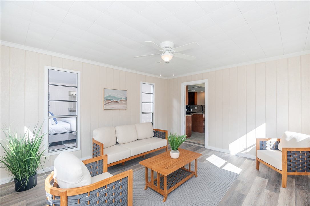Listing images
