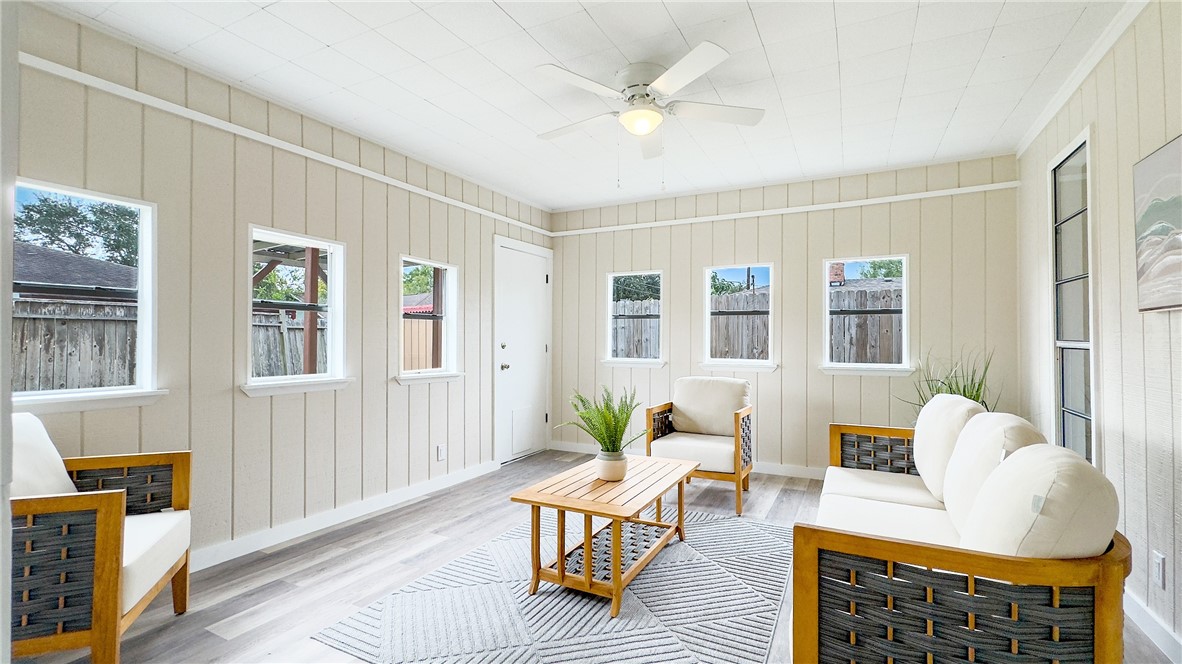 Listing images