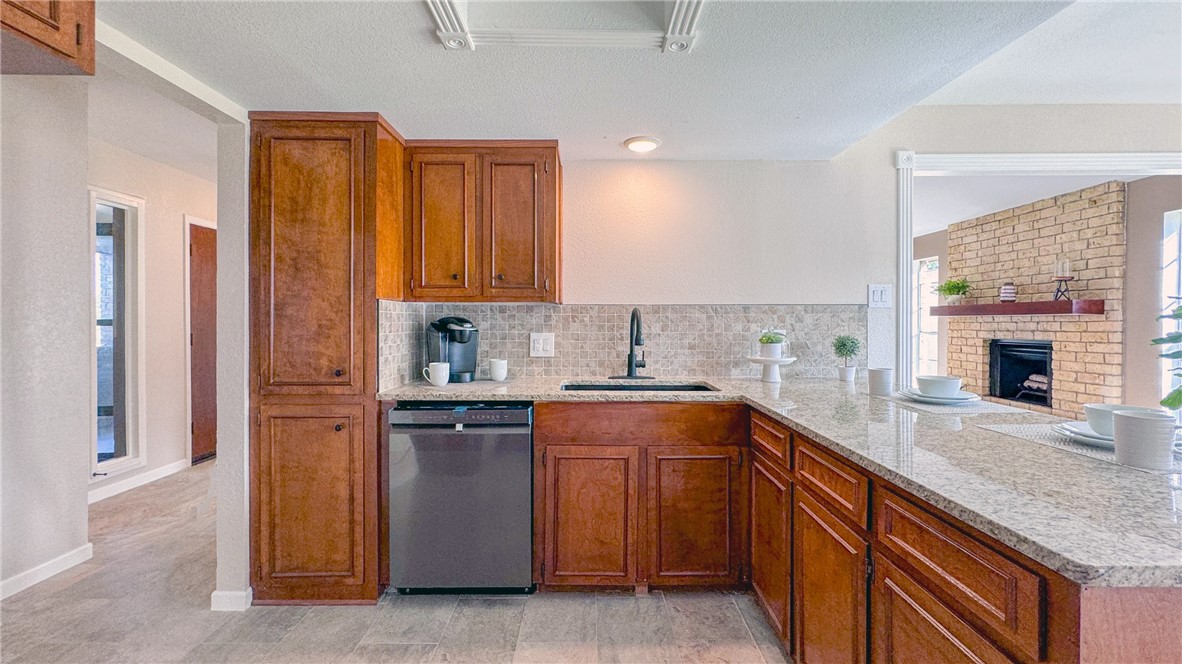 Listing images