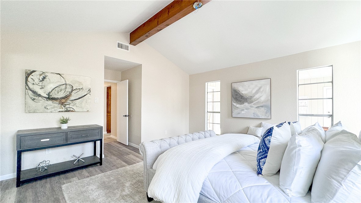 Listing images