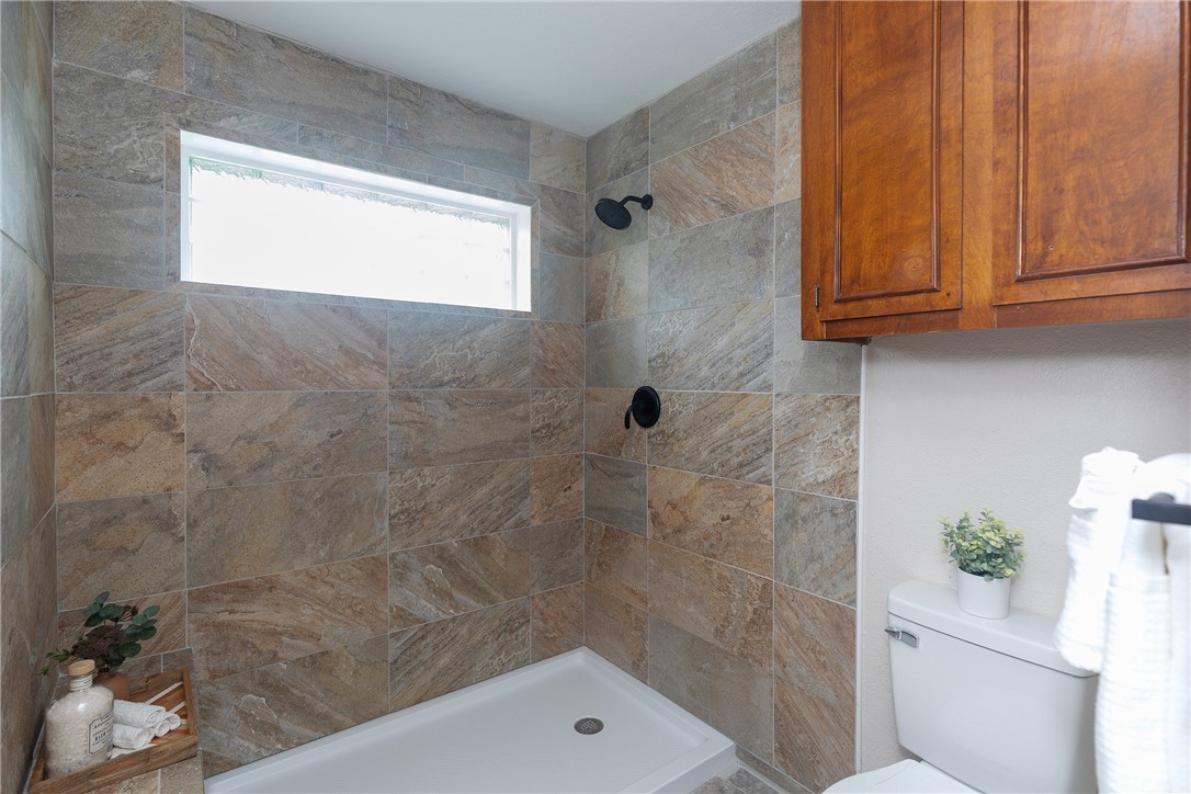 Listing images