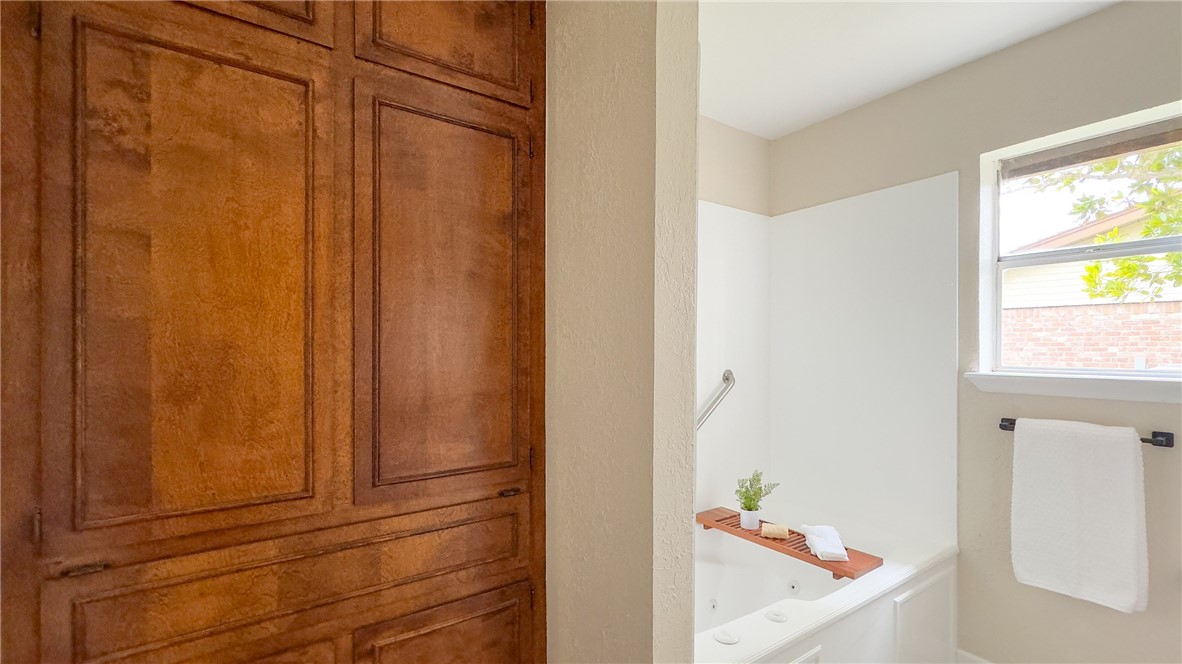 Listing images
