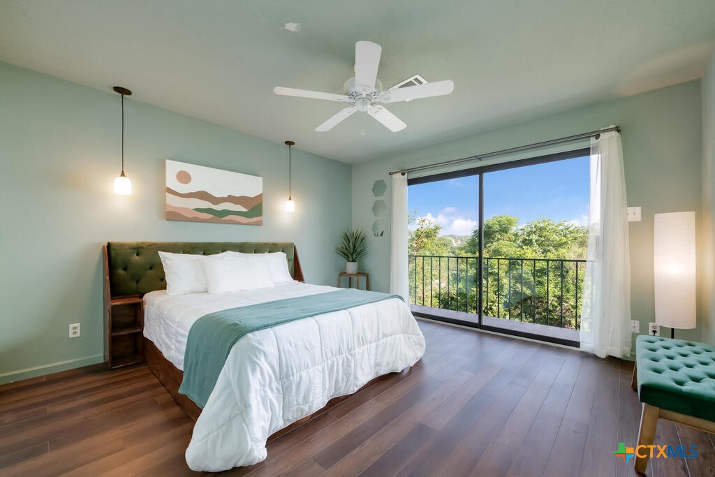 Listing images