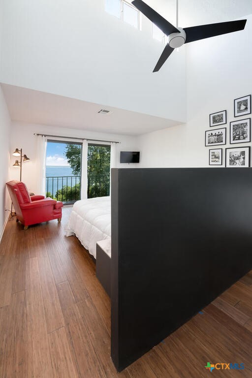Listing images