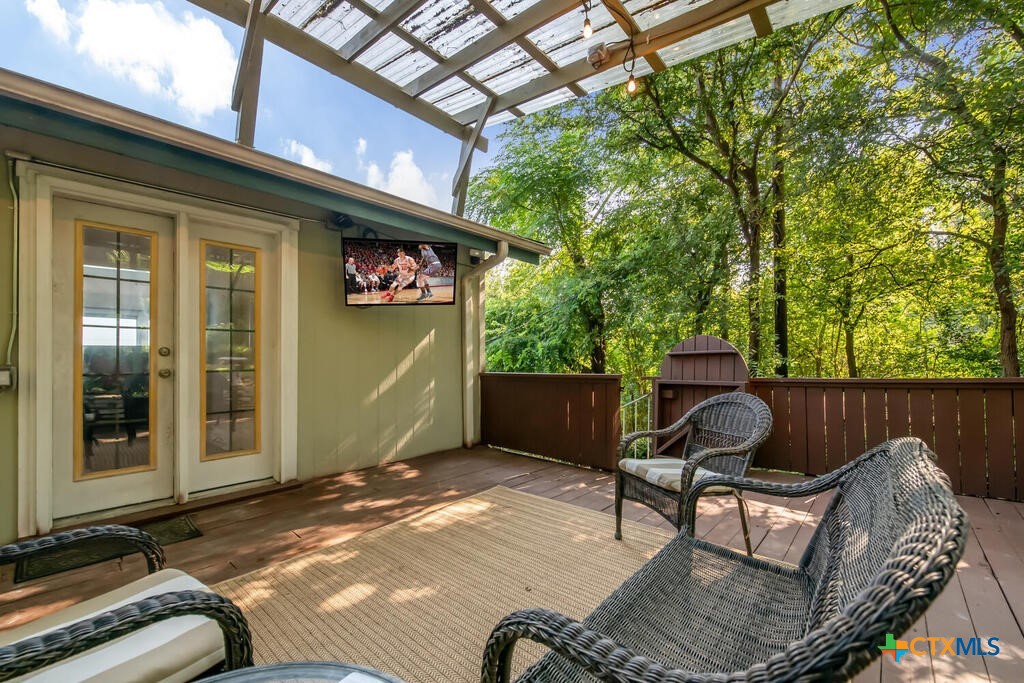 Listing images