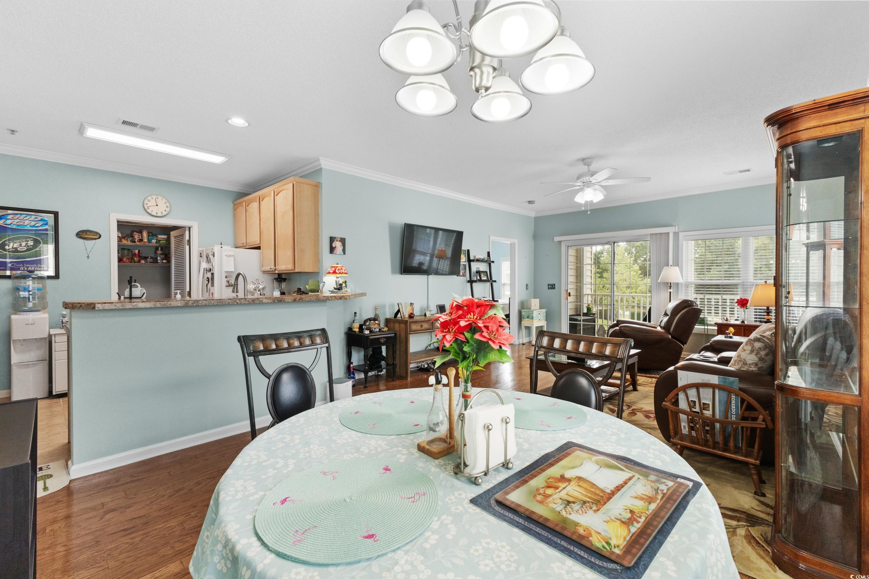 Listing images