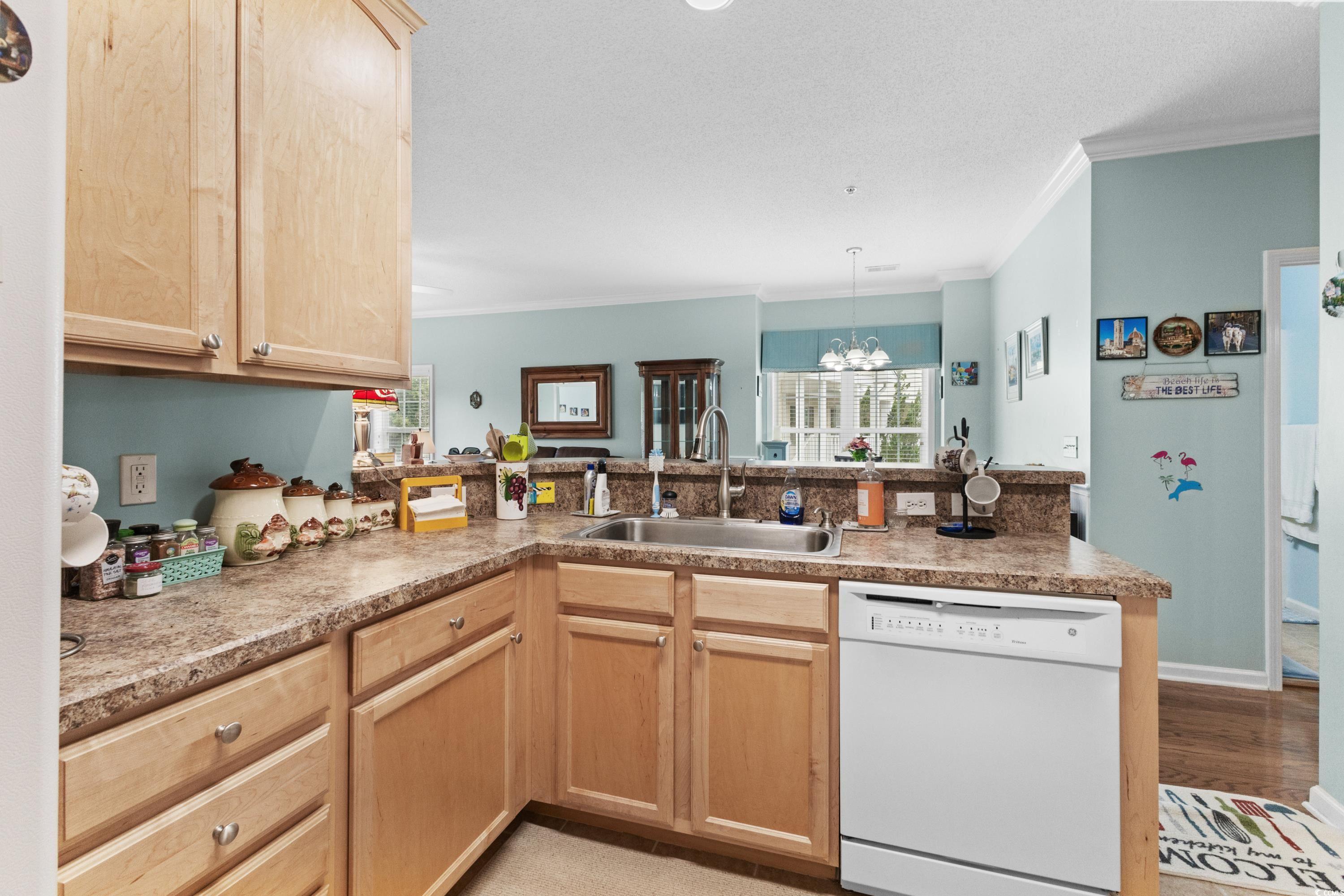 Listing images