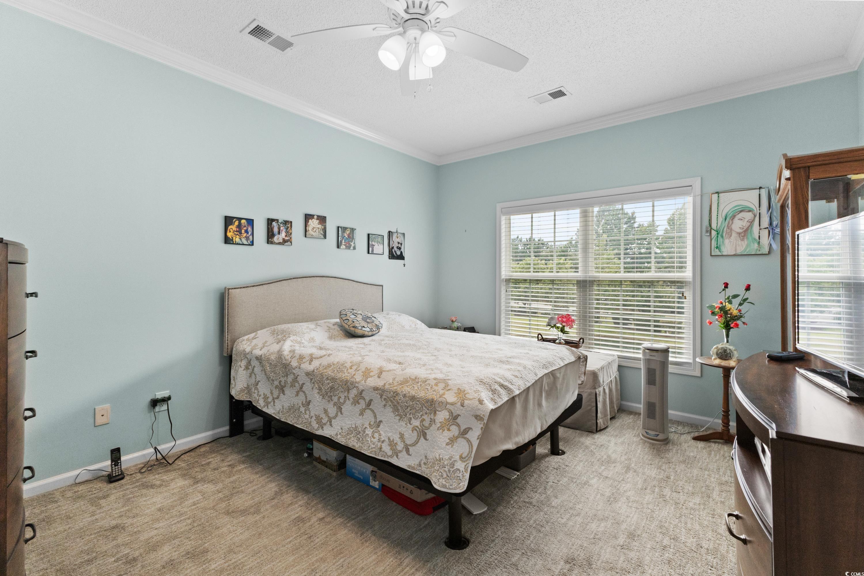 Listing images