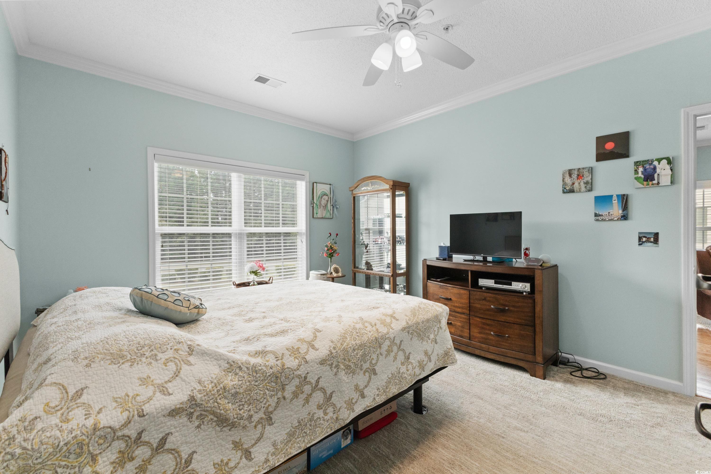 Listing images