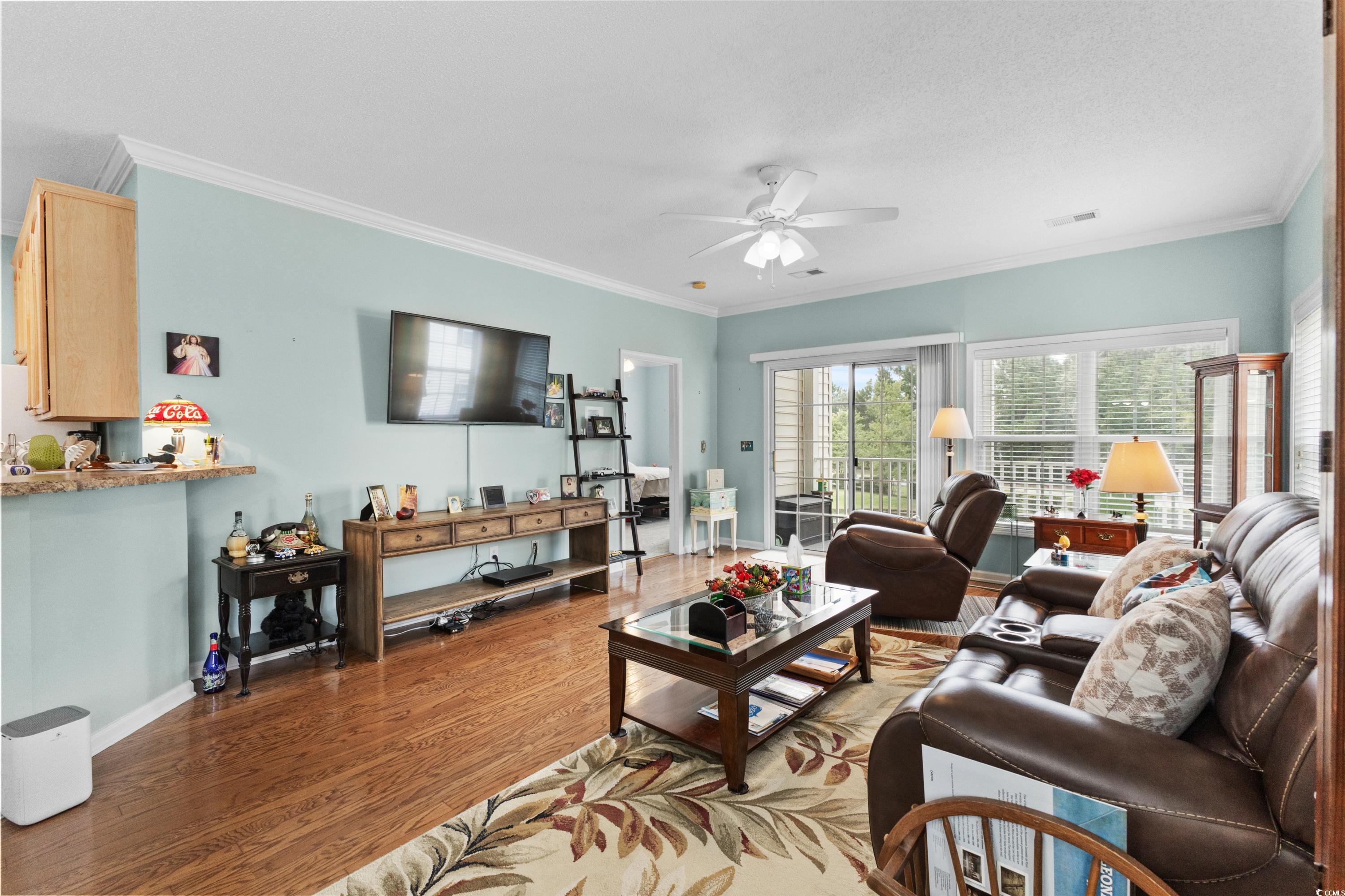 Listing images