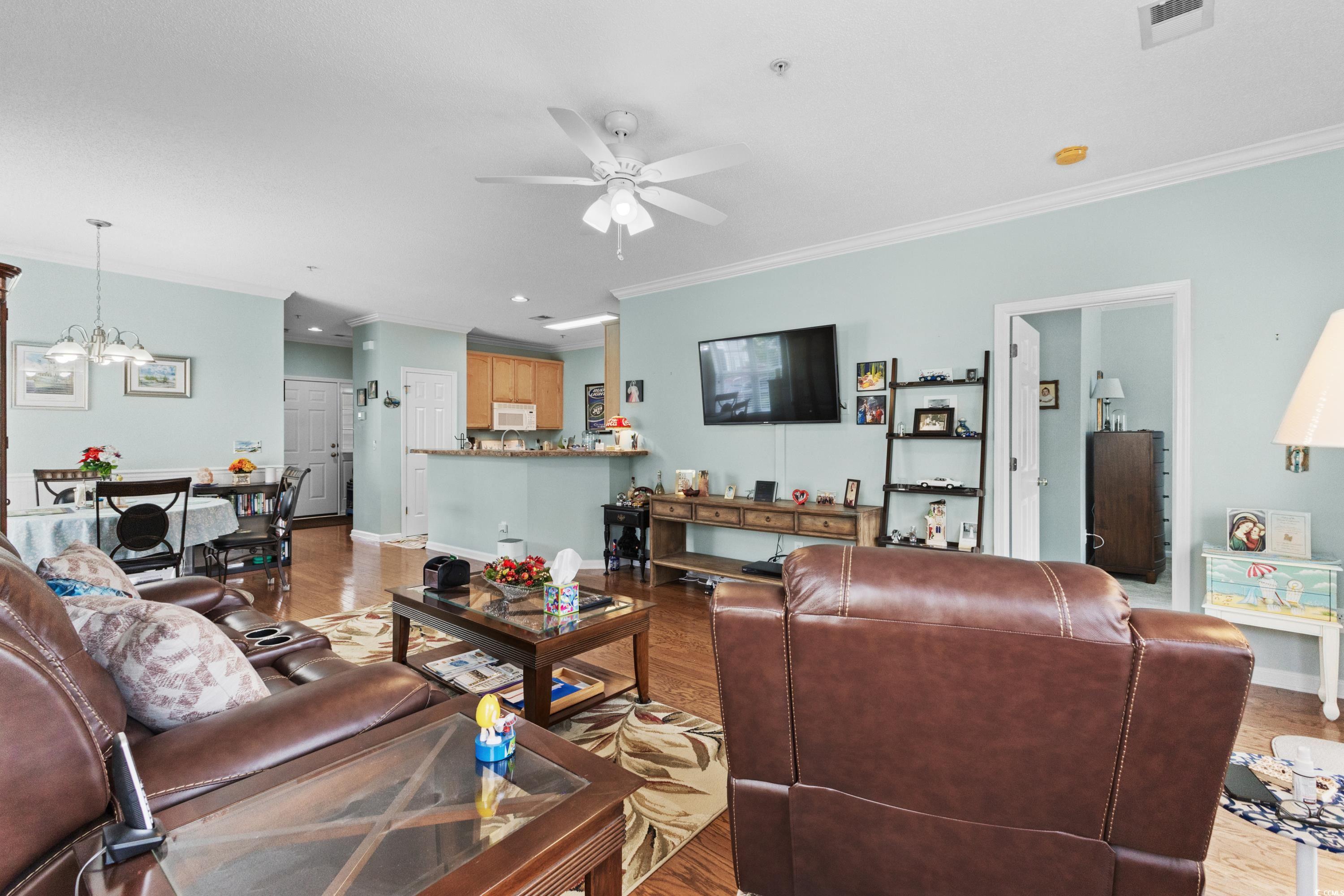 Listing images