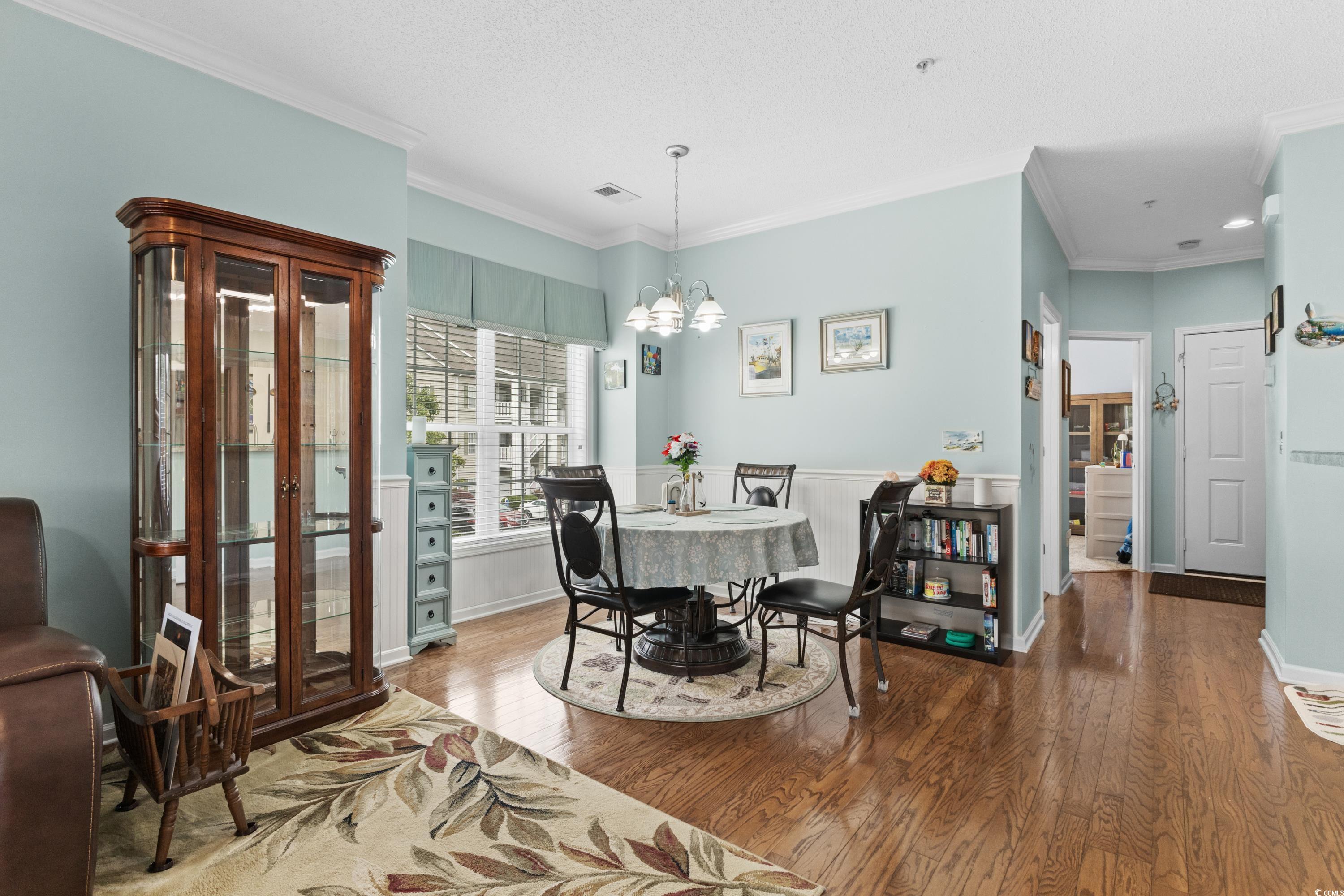 Listing images