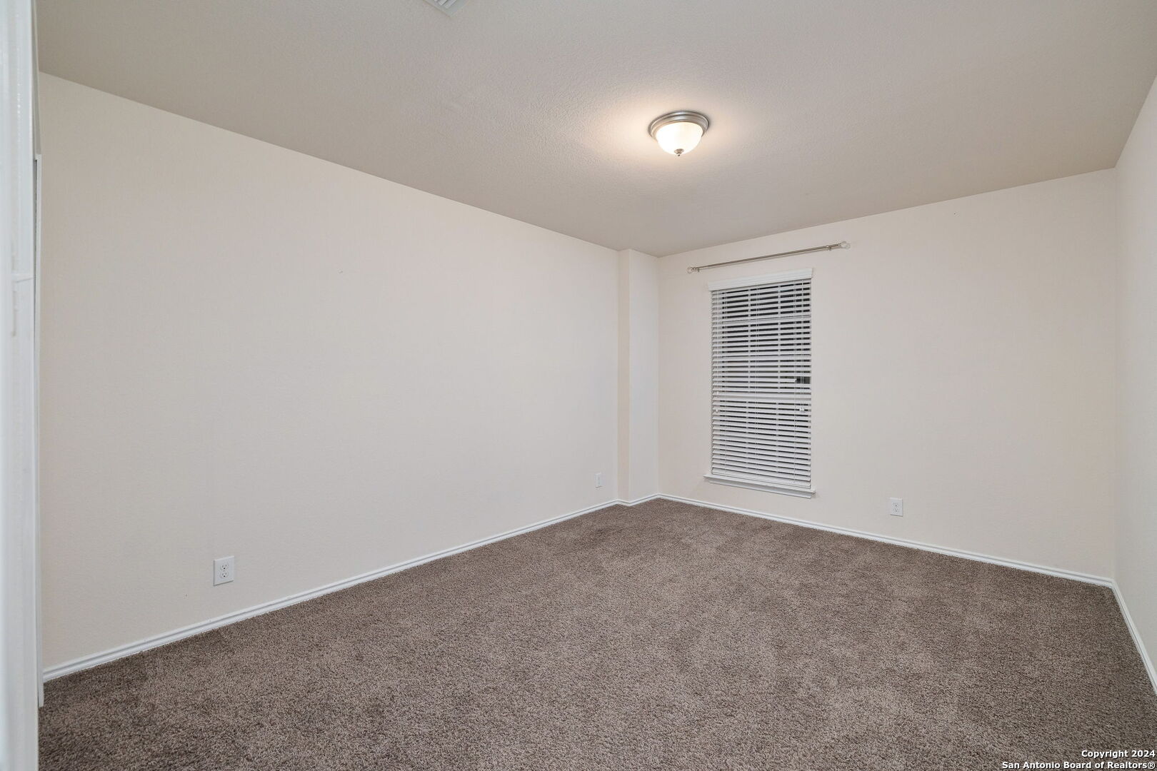 Listing images