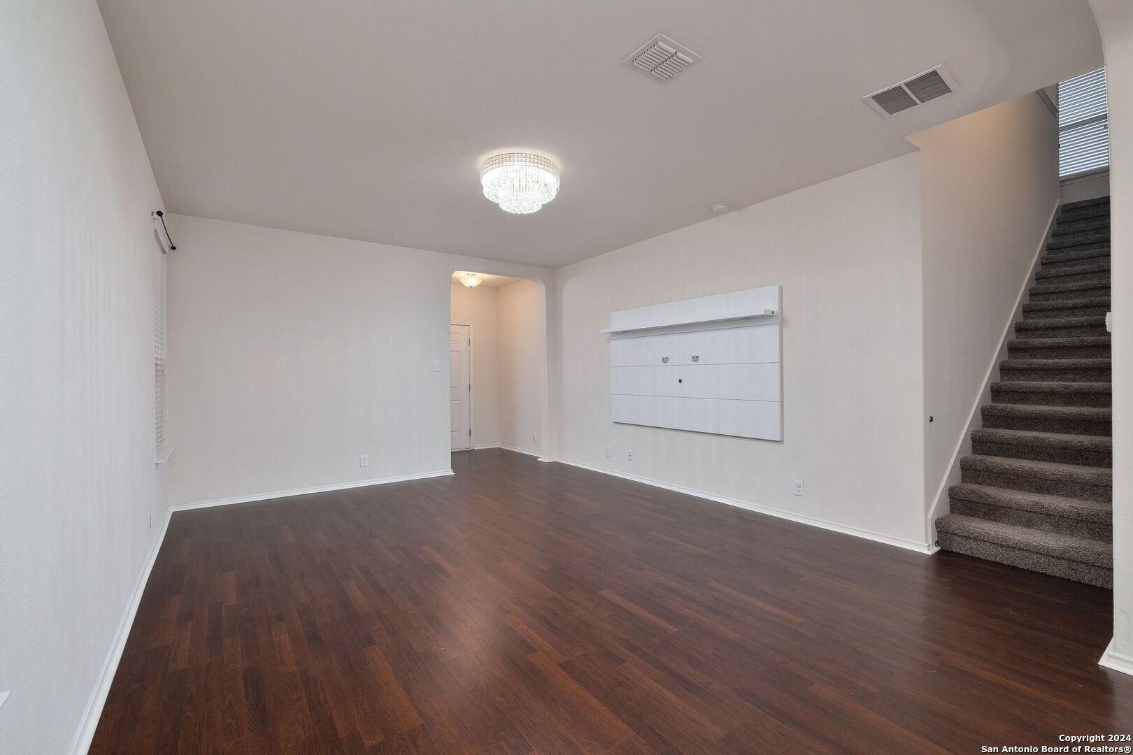 Listing images