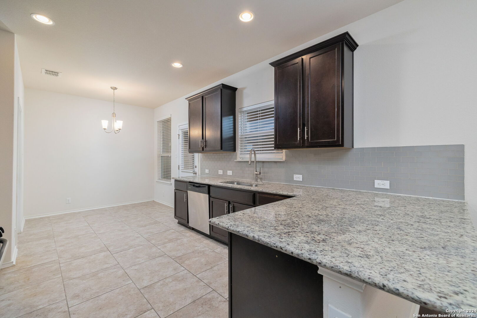 Listing images