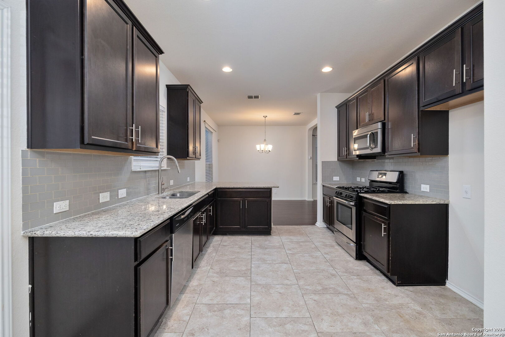 Listing images