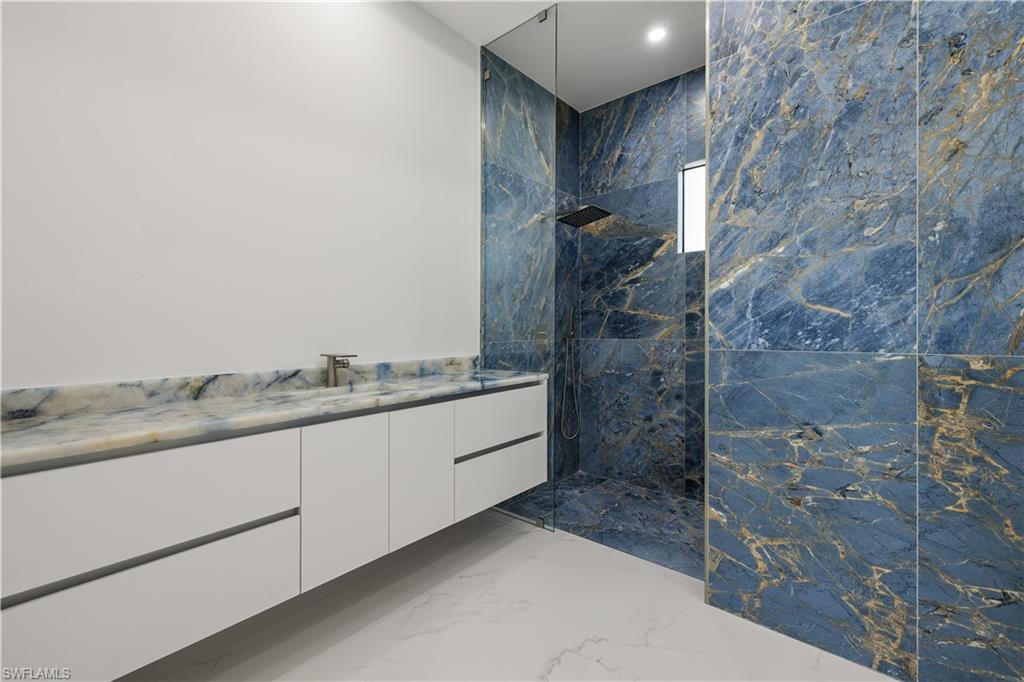 Listing images
