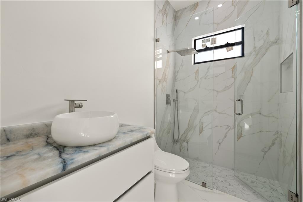 Listing images