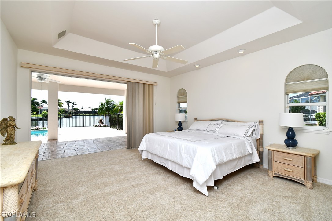 Listing images