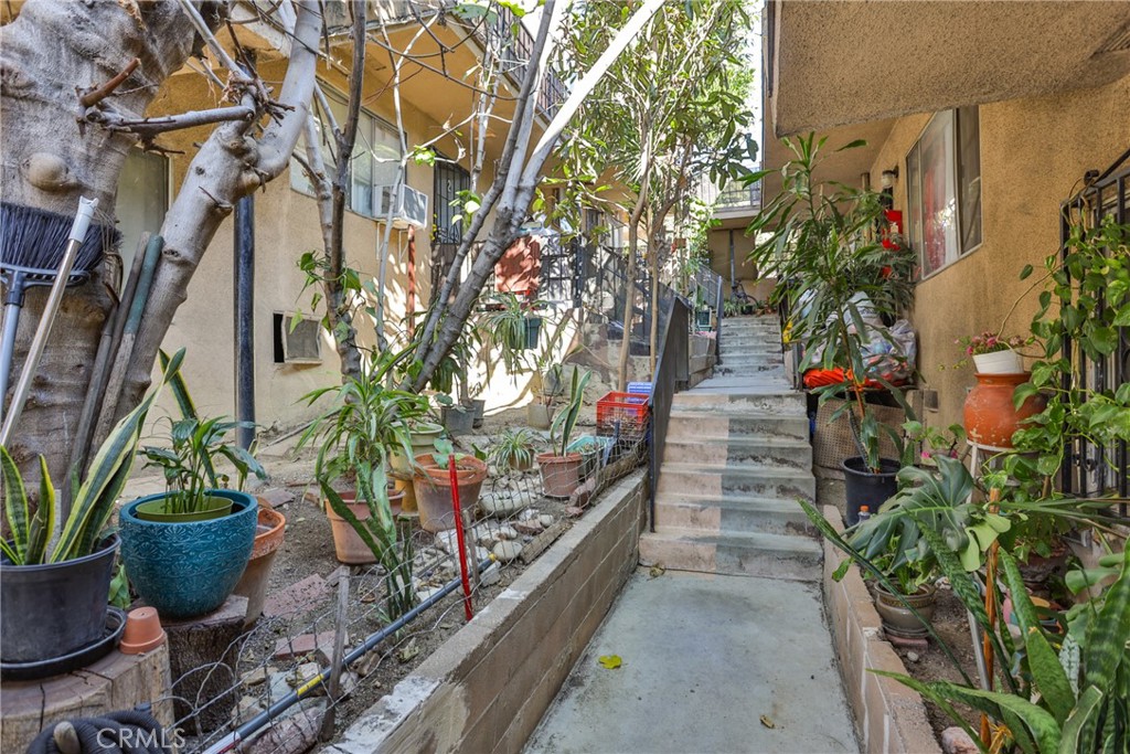 Listing images