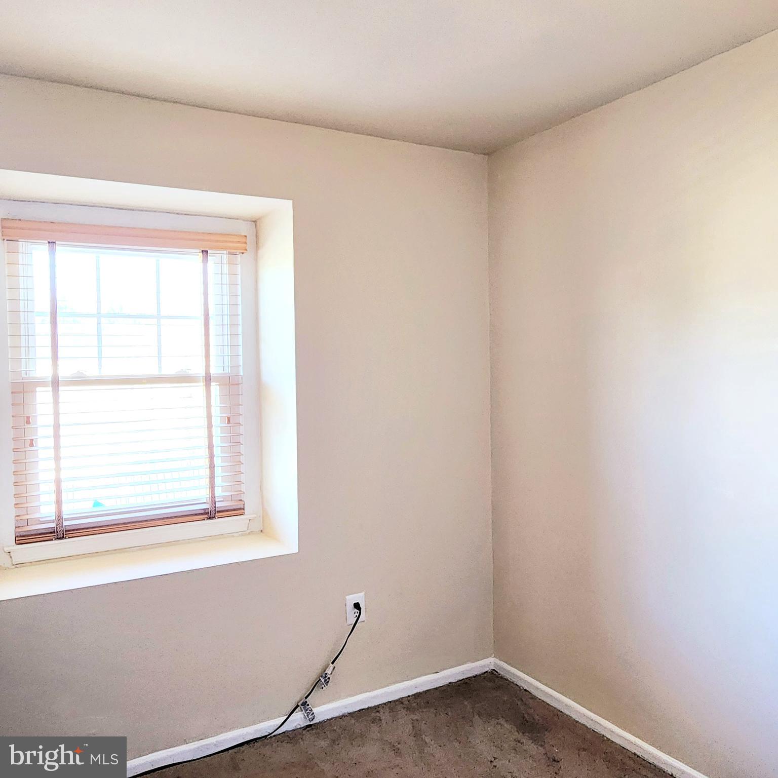 Listing images