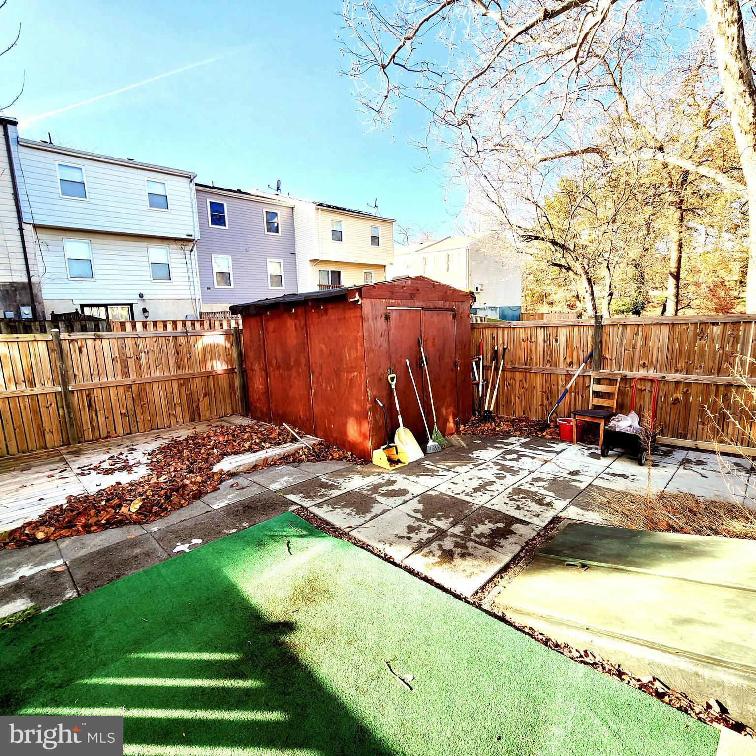 Listing images