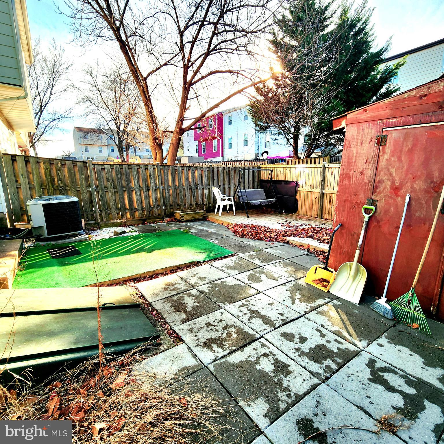 Listing images