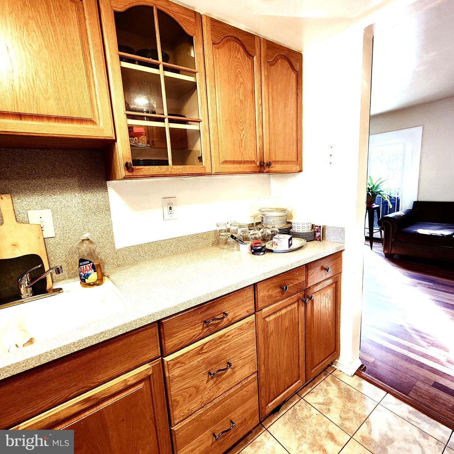 Listing images
