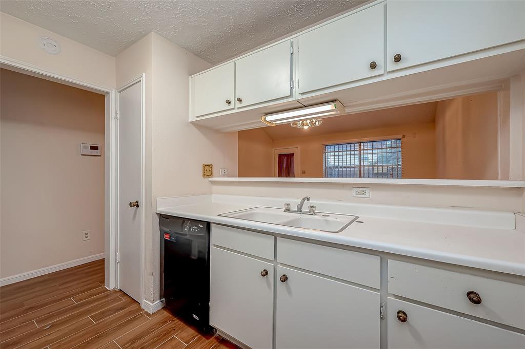 Listing images
